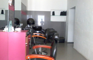 In Style Unisex Salon and Spa