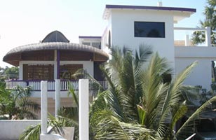 Tun L' Hotel House Boat Resorts