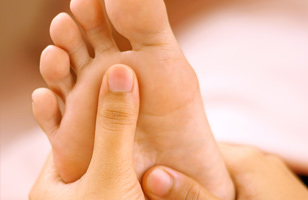 Rs. 249 to get foot reflexology worth Rs.1000 at Ezup Centre for Reflexology