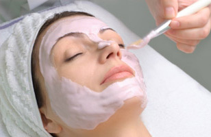 Rs. 60 to avail 75% off on any one facial at Brut Family Spa 