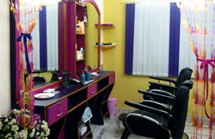 Rs. 79 to get 50% off on salon services at Sandhya's Feather Touch