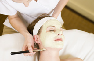 Rs. 99 to get 50% off on beauty services at Dreams Beauty Centre and Slimming 