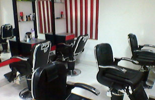 Rs. 475 for beauty services worth Rs. 3000 at Swapna Salon & Spa (Unisex)