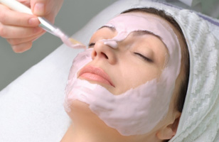 Rs. 399 for beauty services worth Rs. 2000 at Mansha Hair and Beauty Salon