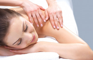 Rs. 499 for a full body massage worth Rs. 3500 at Akarshan Spa