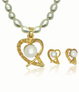 OPS. Plush Gold Plated Pearl Pendant Set DSNPS41