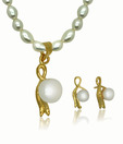 OPS. Dazzling Gold Plated Pearl Pendant Set DSNPS45
