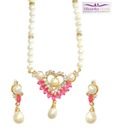 Niharikaa Pearls Graceful Necklace Set