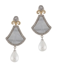 Styleos Royal Fan & Pearl Earrings