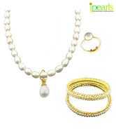 JPearls Urmi Pearl Set