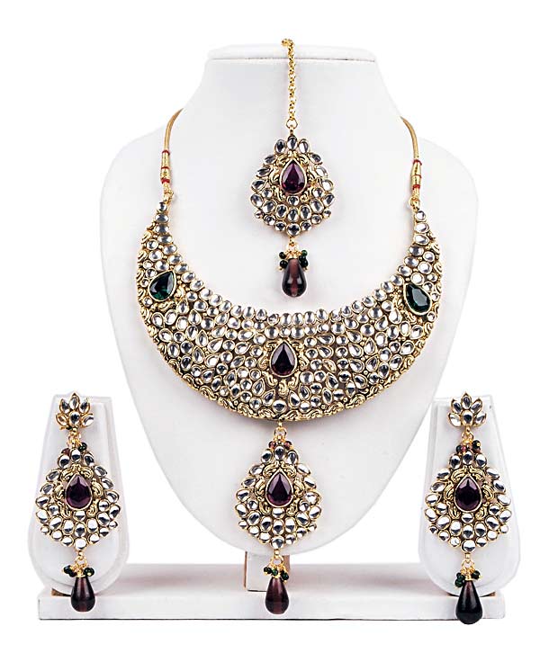 Adhira Extravagant Traditional Design Jadau Necklace Set