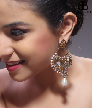 Bansri Charming Jaya Pearl Earrings
