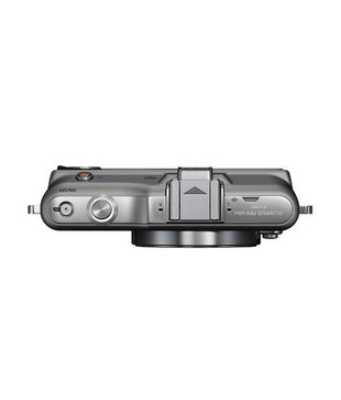 Olympus EPM 1 (Lens 14-42mm) (Silver) with Freebies: UV Lens Filter + Lens Cleaning Kit + 4GB SD card & Carry case