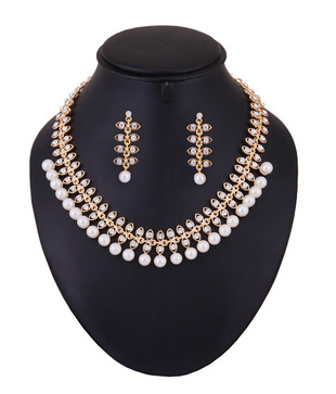 Optima Charming Water Pearls Necklace Set