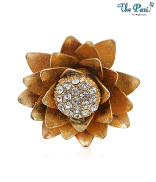 Pari Dazzling Rhinestone Studded Ring