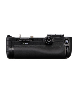 Nikon D7000 DSLR (Black) with AF-S 18-105mm VR Kit Lens