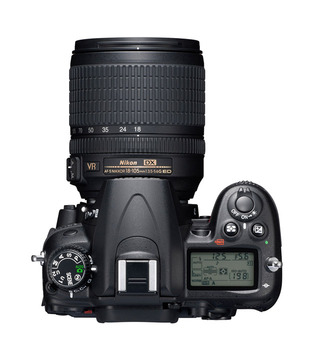 Nikon D7000 DSLR (Black) with AF-S 18-105mm VR Kit Lens