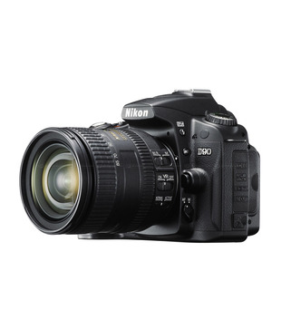 Nikon D90 DSLR (Black) with AF-S 18-105mm VR Kit Lens