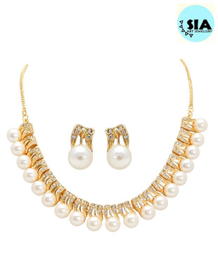 Sia Enchanting Pearl Necklace Set